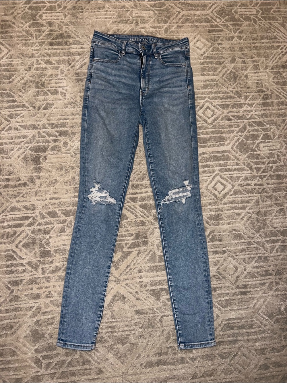 American Eagle Outfitters Medium Blue Distressed Skinny Jeans Size 6 - LONG
